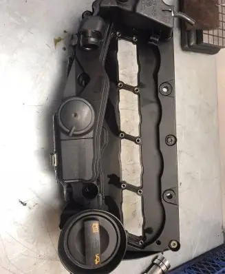 Volkswagen PASSAT B6 Rocker cam cover 03L103469