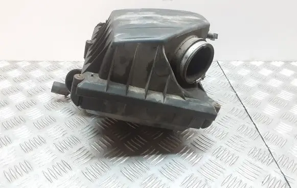 Opel Tigra B Air filter box 9129743