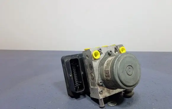 Opel Insignia A ABS Pump 23321783