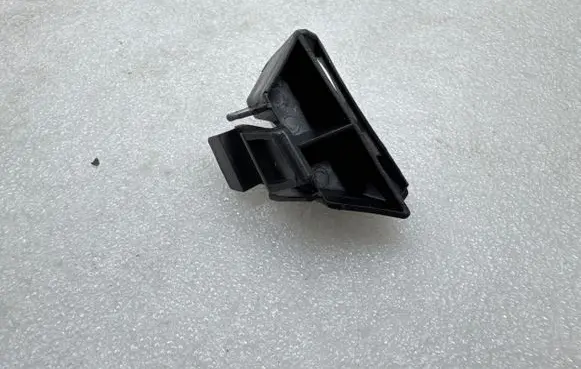 Tesla Model S Fog light bracket 107291300B