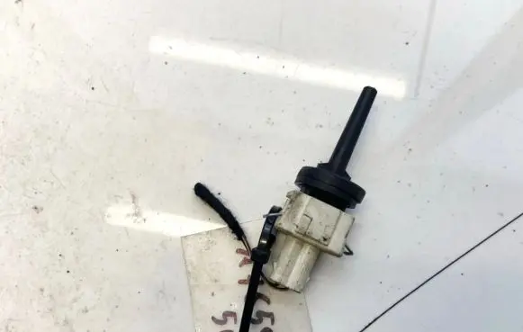 Volkswagen PASSAT B5 Sensor 357972752E