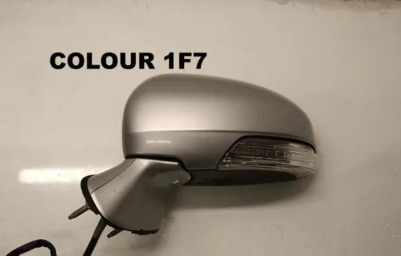 Toyota Avensis T270 Front door electric wing mirror 026399