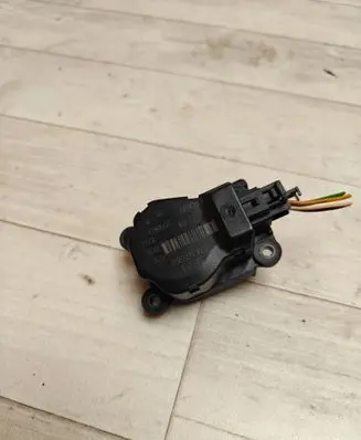 Chevrolet Cruze Air flap motor/actuator 52433779R0 2009501 EAD599
