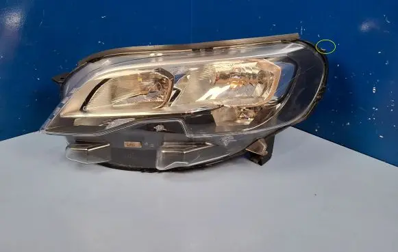Peugeot Traveller Headlight/headlamp 9808572680 0019711106
