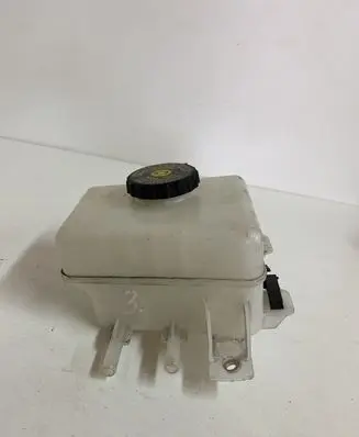 Lexus RX 450H Brake fluid reservoir 240520