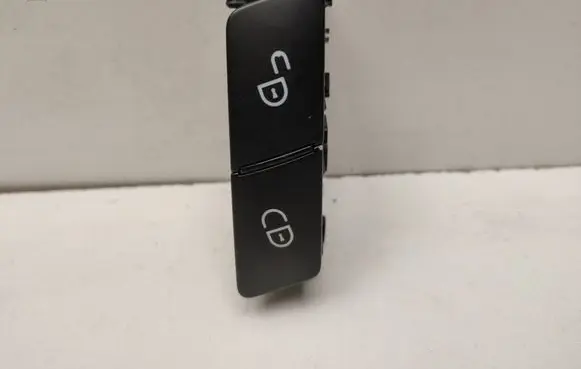 Mercedes-Benz E W212 Central locking switch button A2048706410