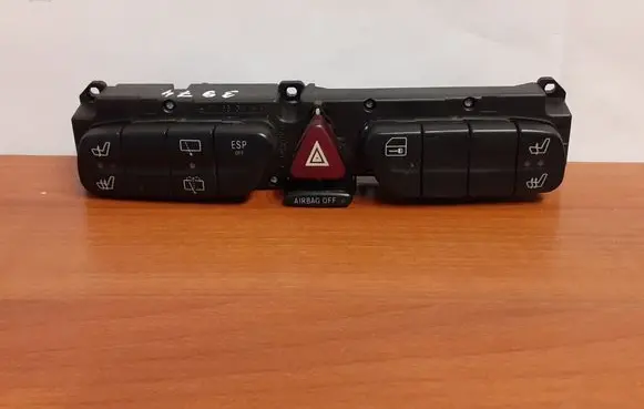 Mercedes-Benz C W203 Hazard light switch 3974 2038210951