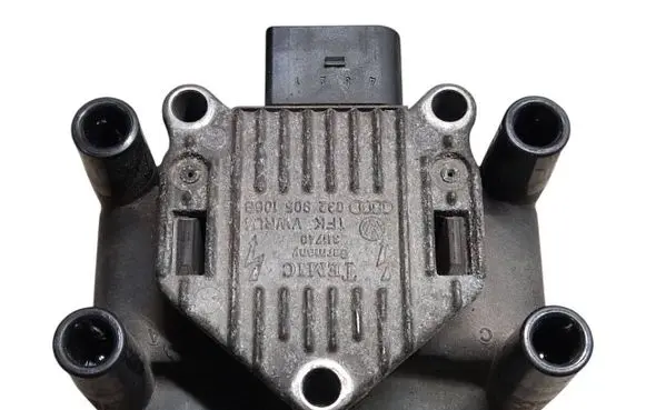 Volkswagen Touran I High voltage ignition coil 032905106B