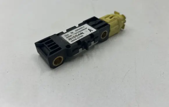 Nissan Note (E11) Airbag deployment crash/impact sensor 98830AY000 0285003019