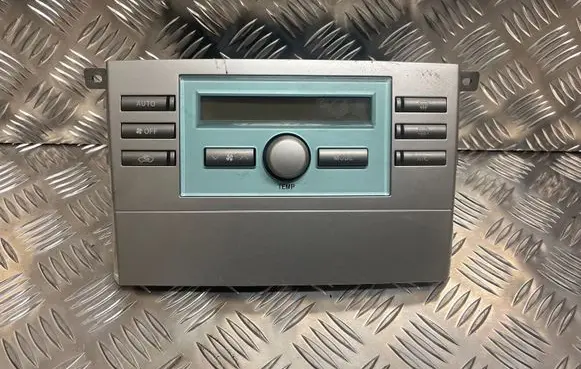 Toyota Corolla Verso E121 Climate control unit 559000F030