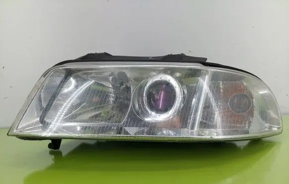 Audi A4 S4 B5 8D Headlight/headlamp 8D0941003AK
