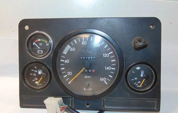 Mercedes-Benz 100 W631 Speedometer (instrument cluster) A6315420606 A6315420706 A6315420703