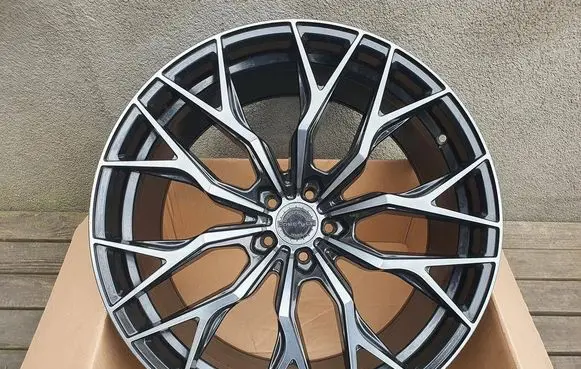 BMW X5M G05 F95 R22 alloy rim CVR1