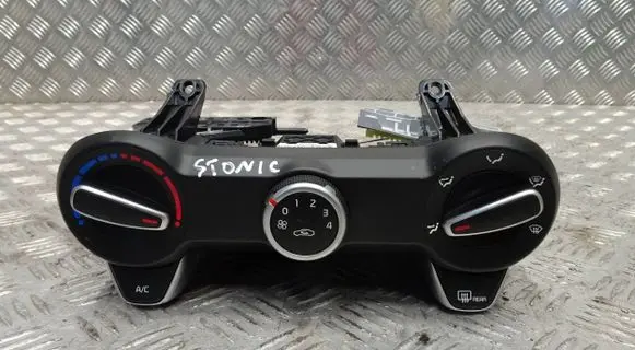 KIA Stonic Climate control unit 97250-H8120