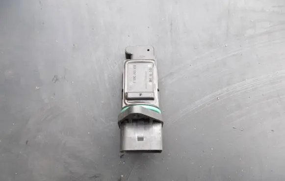 Volkswagen New Beetle Mass air flow meter F00C2G2032 791183D