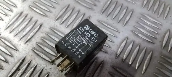 Volkswagen PASSAT B3 Other relay 431955531