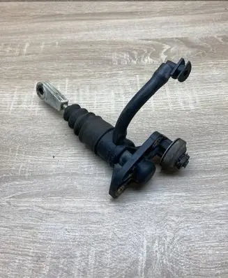 Volkswagen PASSAT B5 Clutch master cylinder 8E1721401C