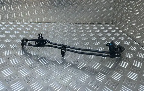 Audi Q3 8U Engine coolant pipe/hose 04L121444F