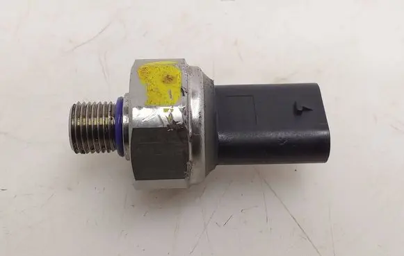 Ford Kuga II Fuel pressure sensor BU5A9F972BA