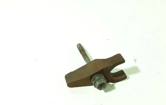 Toyota Verso Fuel Injector clamp holder 