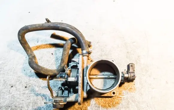 BMW 5 E39 Throttle valve
