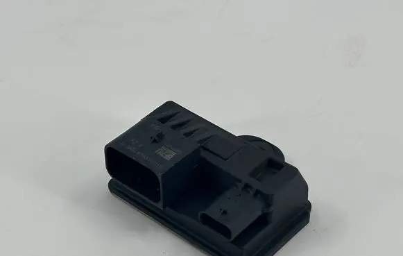 BMW 5 F10 F11 Glow plug pre-heat relay 8519472 12218519472 7822100