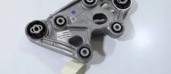 Tesla Model S Engine mounting bracket 1135846-00-B 113584600B 1135846