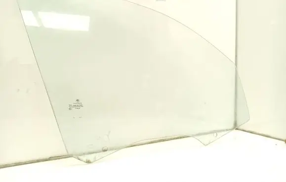 BMW 1 E81 E87 Front door window glass four-door 43R001582 E000199