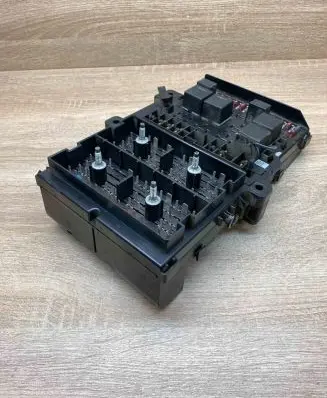 Chrysler Voyager Fuse module P04707996AF