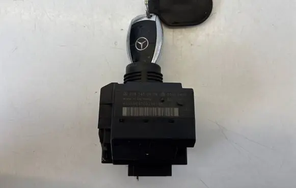 Mercedes-Benz C W203 Ignition lock 2095450908