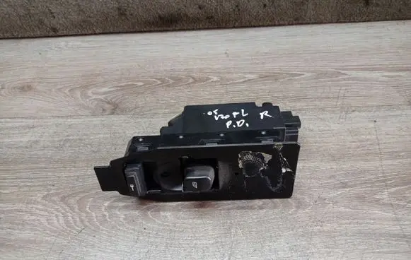 Volvo V70 Electric window control switch 30746075