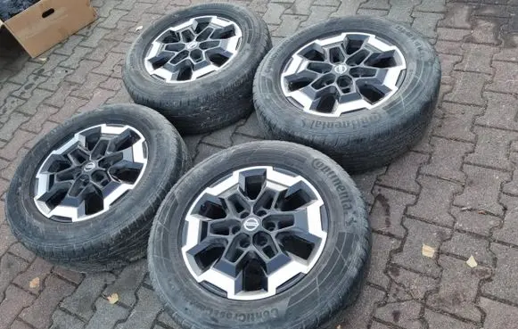Nissan Navara D23 R18 alloy rim 5JU3AWA58
