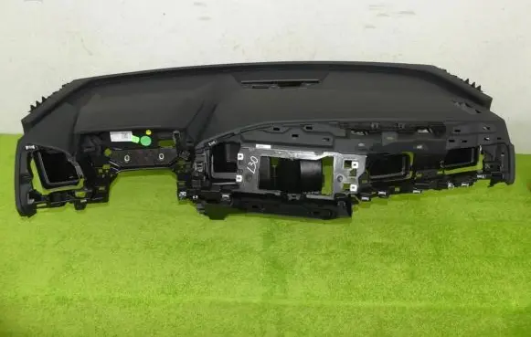 Audi e-tron Dashboard 89b857033