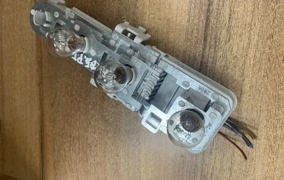 Audi A4 S4 B5 8D Tail light bulb cover holder 8D9945257