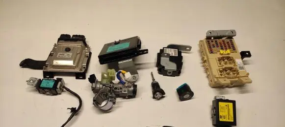 Engine ECU kit and lock set