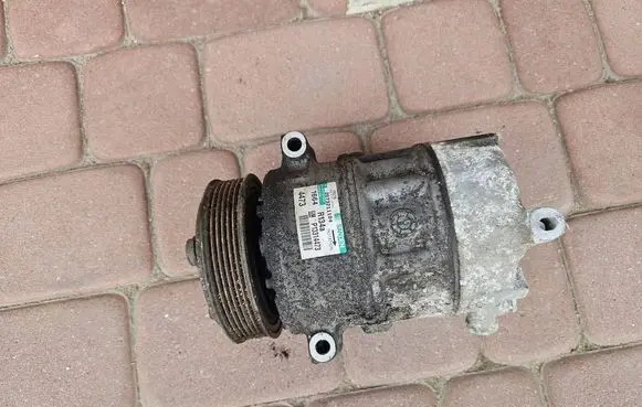 Opel Insignia A Air conditioning (A/C) compressor (pump) 13314473-