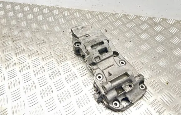 BMW 5 F10 F11 Generator/alternator bracket 8506863 A151903