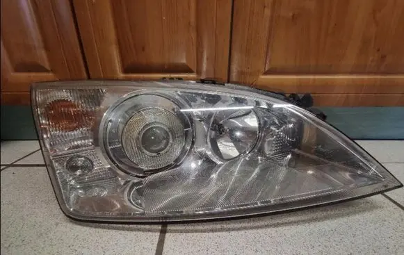 Ford Mondeo Mk III Headlight/headlamp 1S7113005CM
