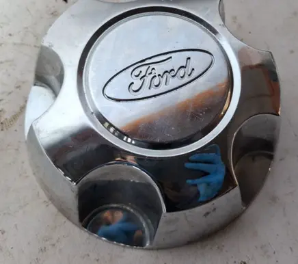 Ford Explorer Original wheel cap YL241A096CB YL241A096CC