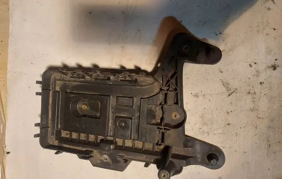 Battery box tray