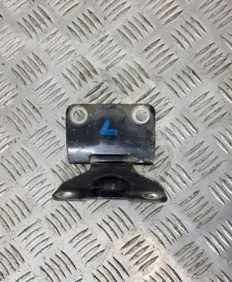 Mitsubishi L200 Tailgate hinge 