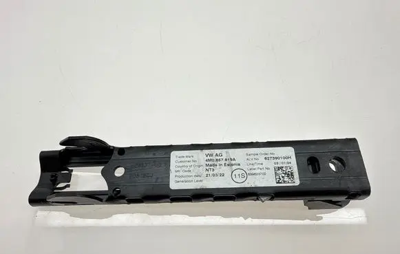 Volkswagen PASSAT B8 Seat belt height adjuster 4M0857819A 639623702 627390100H