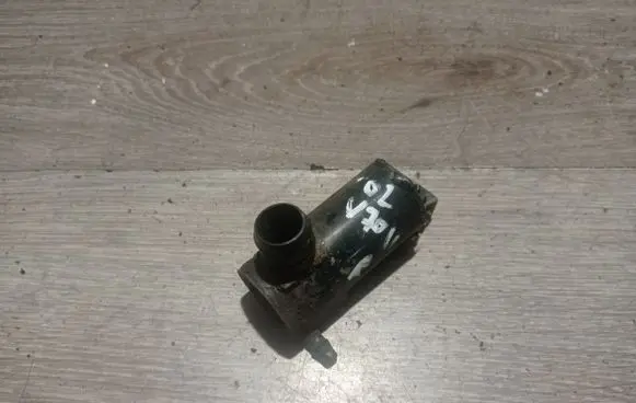 Volvo V70 Windscreen/windshield washer pump 9169611