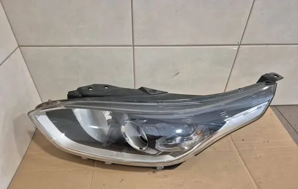 KIA Ceed Headlight/headlamp 92401J7XXX 92101J7060