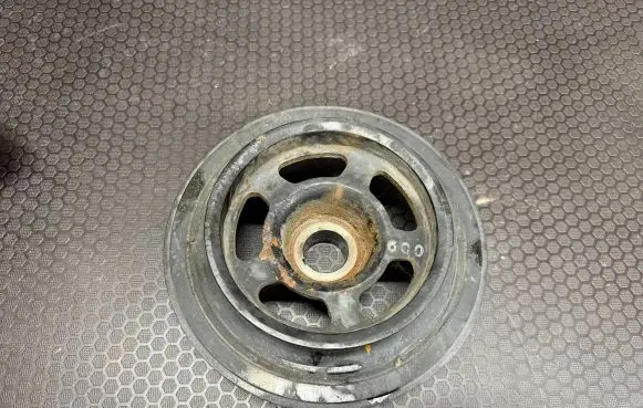 Mercedes-Benz C W203 Crankshaft pulley A6110300303