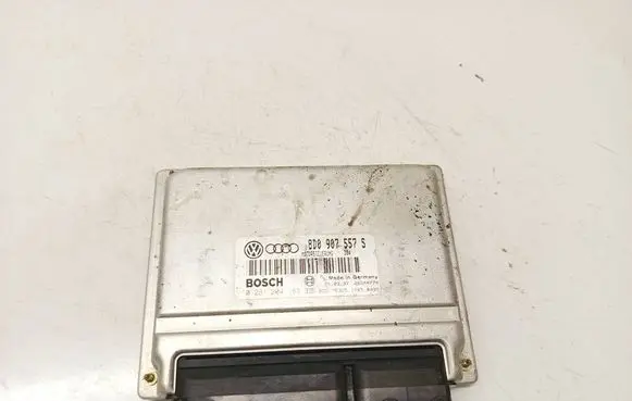 Audi A4 S4 B5 8D Engine control unit/module 8d0907557s 0261204183