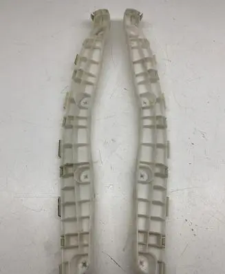 Mitsubishi Pajero Bumper support mounting bracket corner 