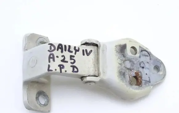 Iveco Daily 4th gen Front door lower hinge 