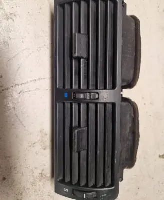 BMW 3 E46 Dash center air vent grill 836400790 8391179 335601