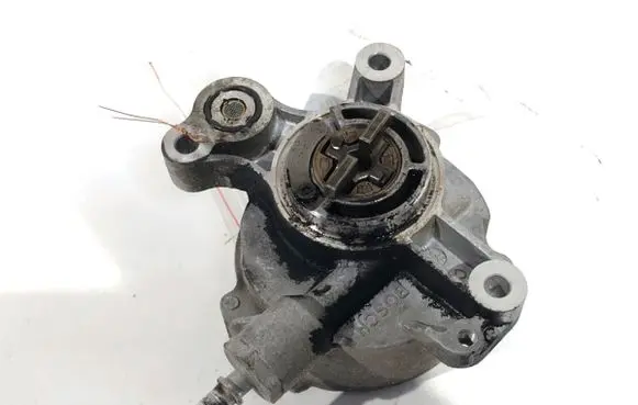 Peugeot 508 Vacuum pump